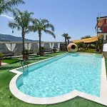 Paradiso Nyaraló *