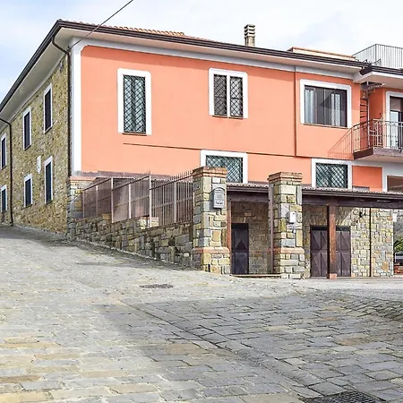 Holiday home Paradiso Laureana Cilento